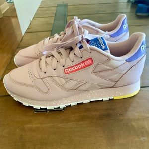EUC Ladies Reebok Leather Classics
